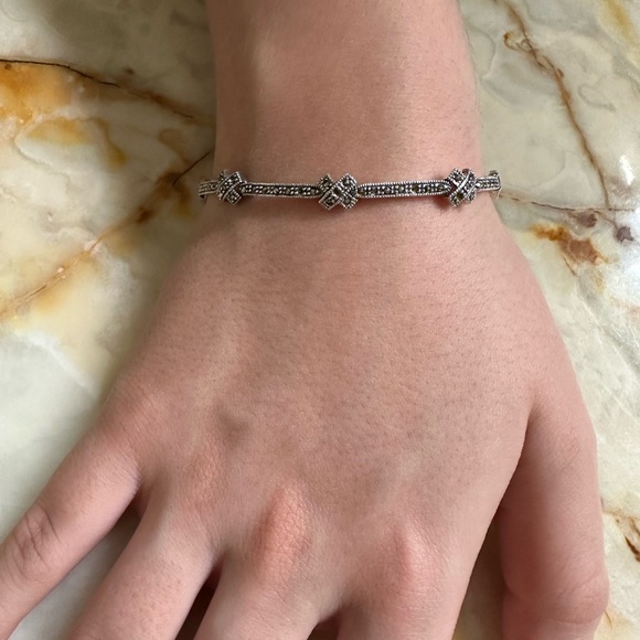 925 sterling Silver Bracelet with Crystal Accents